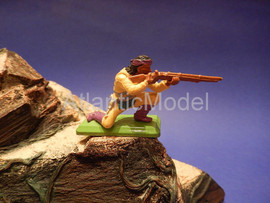 Солдатики 1/32 Britains Апачи стреляющий индеец