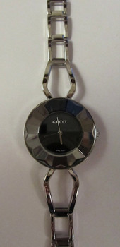 Женские часы Gucci