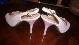 Срочно продам босаножки 4