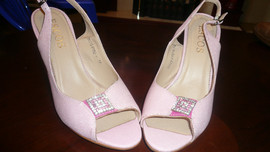 Срочно продам босаножки 3