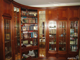 Куплю книжные шкафы - стенку для книг - библиотеку под стеклом.