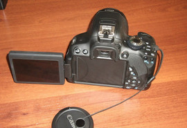 Canon EOS 650D цифрова зеркальная камера