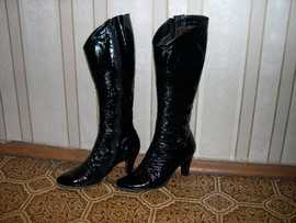 кожан.зимние красивые лаковые сапоги