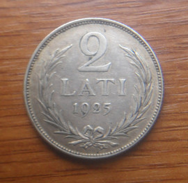монета Латвии 2 LATI 1925 года