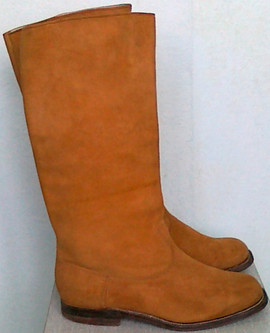 Замшевые сапоги рыжие, подошва кожа