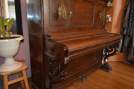 антикварное пианино
