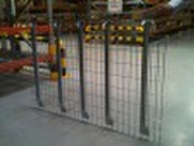 Mesh decking for rack