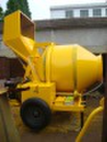 Diesel concrete mixer with hydraulic hopper