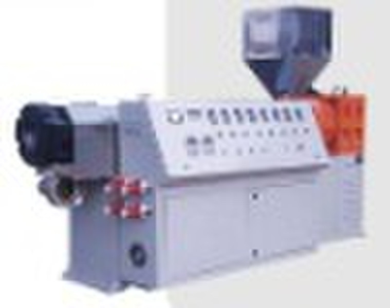 twin screw extruder