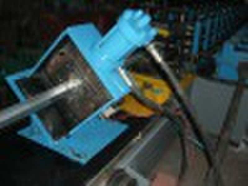 Roll forming machine