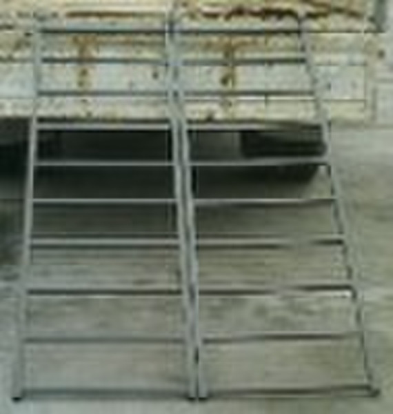 Bi-fold steel ramp