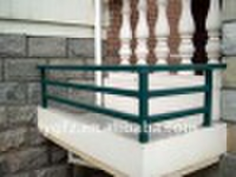 Balcony guardrail