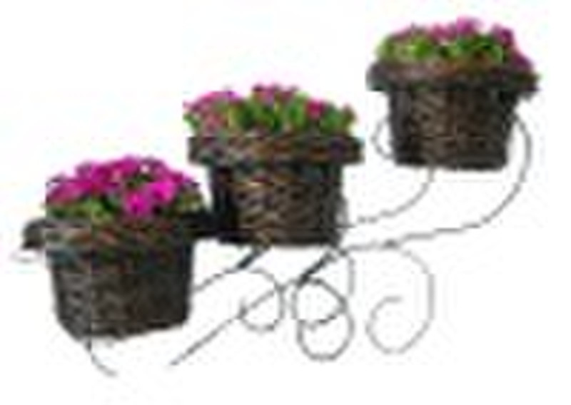 Wicker Garden Product With Plastic Liner