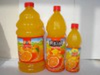 Orangensaft-Drink mit Orangenfruchtfleisch