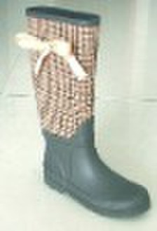 Ladies rubber rain boots