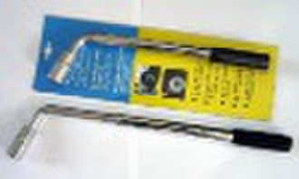 Telescopic wheel wrench