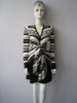 妇女'；s色毛衣