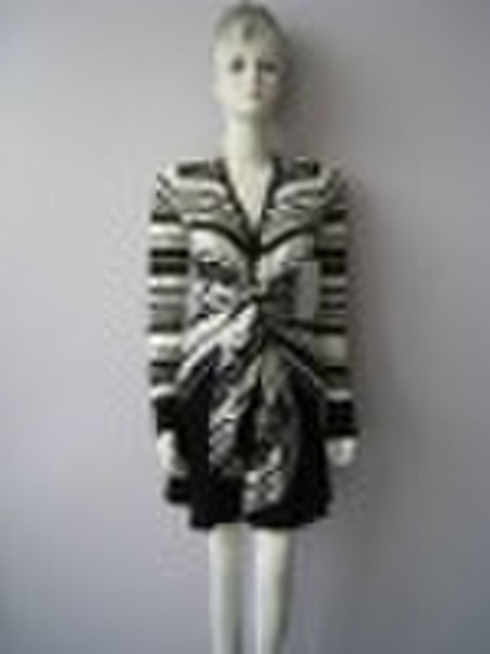 妇女'；s色毛衣