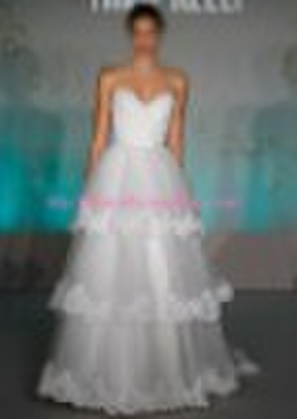 2056 sweetheart neckline with lace appliques tulle