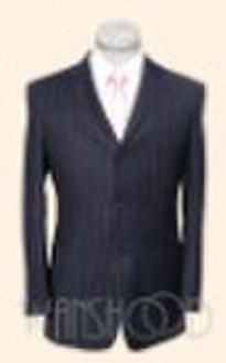 Three buttons wool suit
