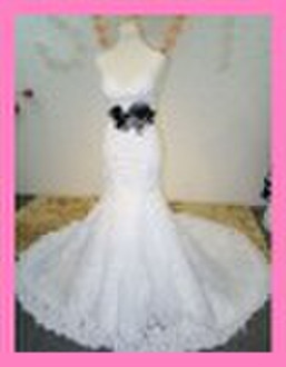 2011 elegant lace wedding gown