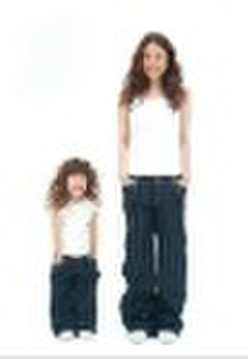 модные джинсы брюки для ребенка и матер