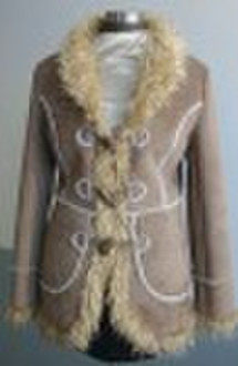 lady warm coat with fur collar 2010 fashion clothi