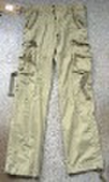 2011年最新的时尚货物的裤子