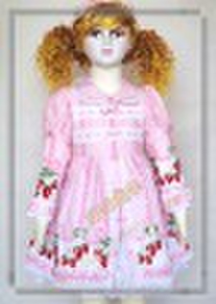 girl dress  with long sleeves and embroider