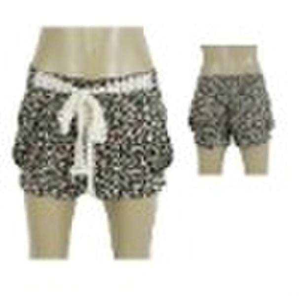 Black printing female short pants