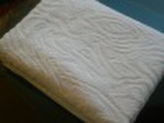 Jacquard bath towel in solid color
