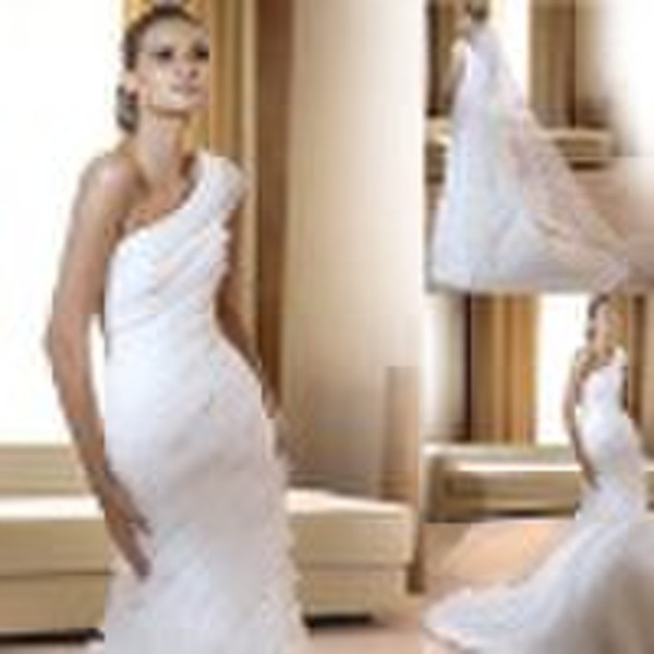 elegant design, one shoulder, taffeta, ruffle wedd