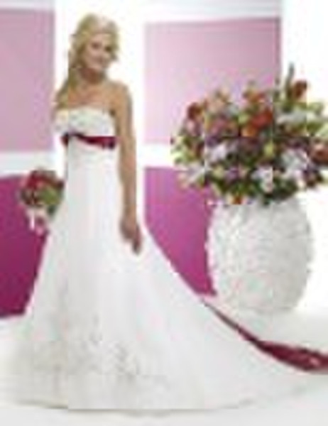 Chapel Train Ivory and Crimson Bride Wedding dress