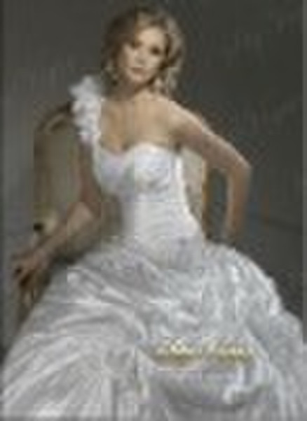 Classic A-line Strapless White Tulle Wedding Dress