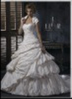 gorgeous beaded lace appliques wedding dress