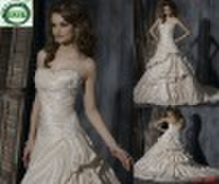 Noble and beautiful wedding dress