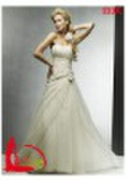 Elegant Strapless A-line Court Train Wedding Dress