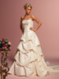 fashionable, graceful wedding dress