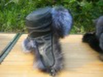 Men fur hat     Fox fur hat with leather top  55-6