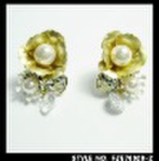 Flower fashion stud earring