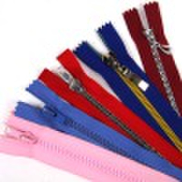 Plastic zipper