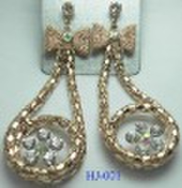 Gold diamond earring jewelry