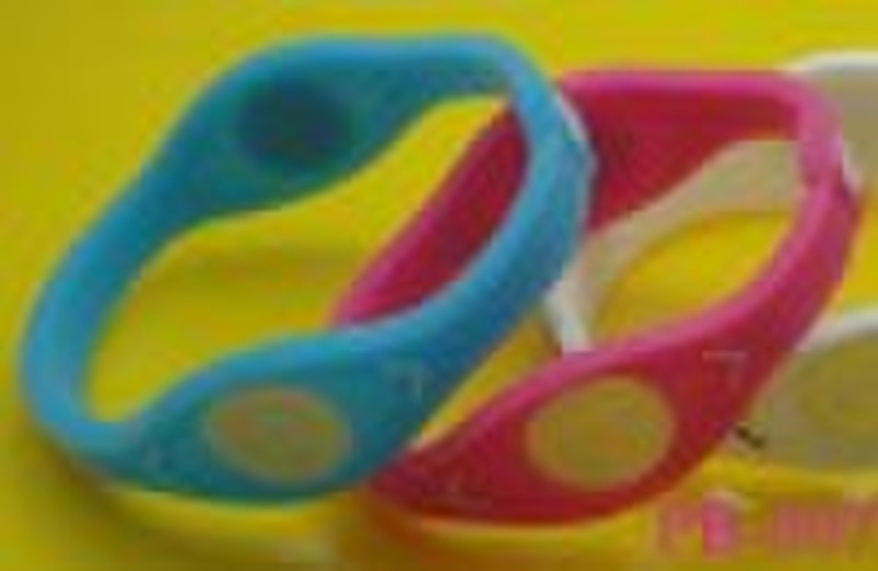 Magnetic silicone bracelet