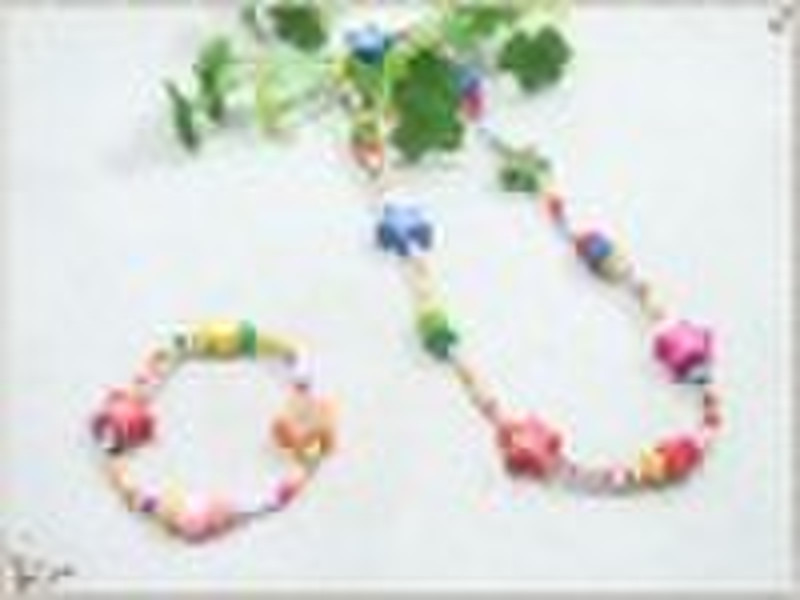 Fashion wooden necklaces