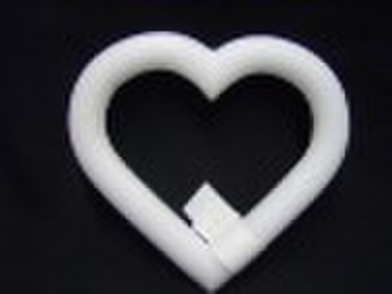Белый жесткий пенополистирола сердца венок