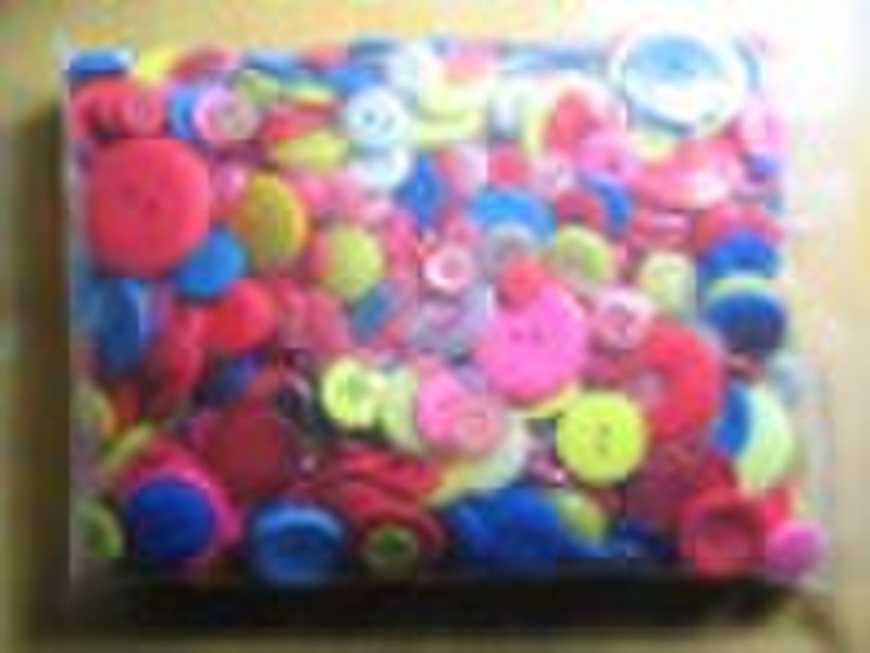 POLYESTER ASSORTED PLAY BUTTON