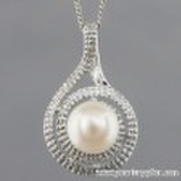 Pearl Pendant with Zircon