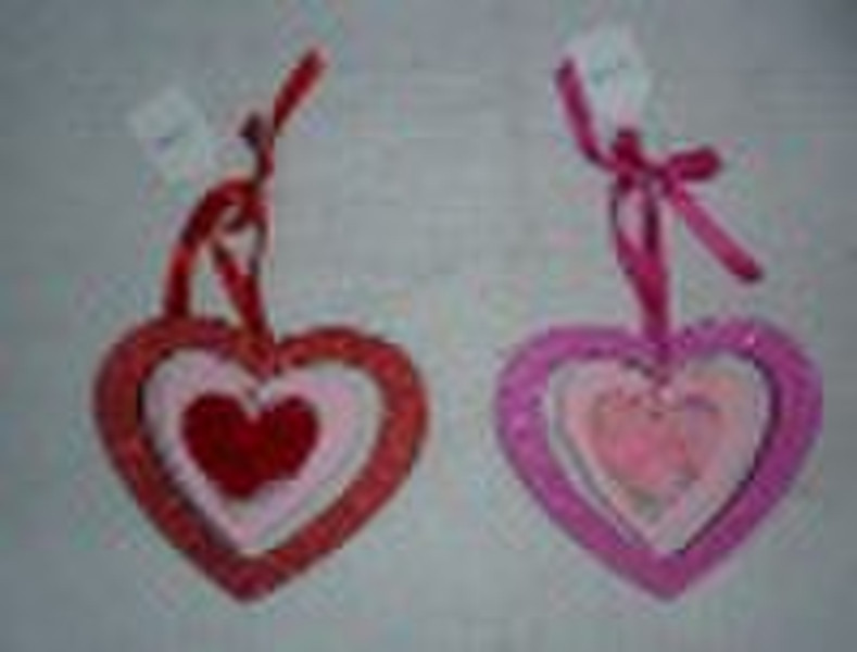 painted wooden Valentine's day crafts --heart