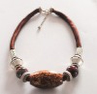 antic brown effect fashion necklace