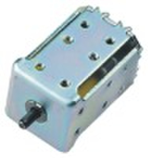 Self-hold yarn carrier solenoid